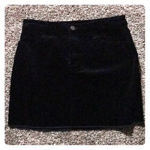 Black skirt (never worn)